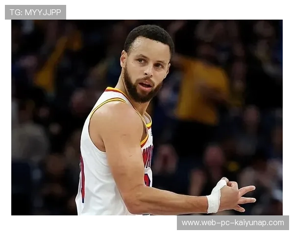 勇士依靠库里极远射程再度爆发,主场沸腾 勇士依靠库里极远射程再度爆发,主场沸腾